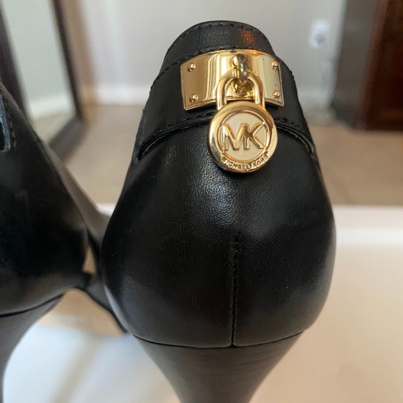 Micheal Kors Stiletto Shoe (Size 10) - Picture 3 of 3